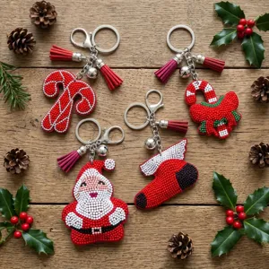 Weihnachts Perlen Schlüsselanhänger Set mit Weihnachtsmann und Socken, handgemacht.