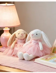 Lindo peluche de conejo con vestidos rosados, perfecto para la compañía de los niños y decoración.