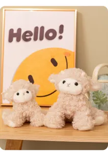 Süßes sitzendes Plüschlamm Spielzeug, flauschige Stofftier Puppe für Kinder und Mädchen.