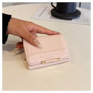 Koreanische kurze Damen Geldbörse aus rosa PU Leder, Mini Münzfach mit Metallverschluss.