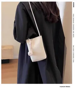 Sac bandoulière mini PU femme élégant petit sac de téléphone blanc avec design de nœud.