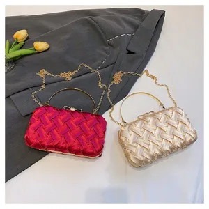 Elegante borsa da sera intrecciata con manico in metallo e catena per feste donna
