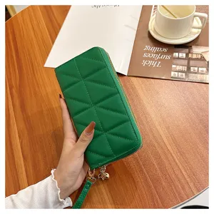 Green quilted long wallet with zipper and wrist strap, fashion daily clutch purse for women.