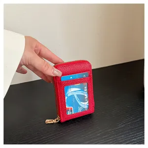 Roter PU Vertikal Kartenetui mit Reißverschluss Münzfach und klarem ID Fenster Alltag.
