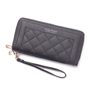 Portafoglio lungo da donna nero trapuntato con doppia cerniera e comodo cinturino da polso.