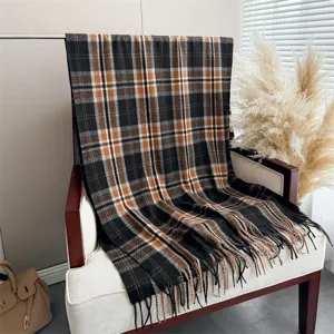 Sciarpa con frange a quadri vintage classica per autunno inverno, scialle morbido caldo.