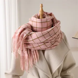 Rosa karierter Kunstkaschmir Winterschal mit eleganten Fransen für Damen und Alltag