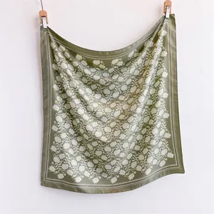 Retro Floral Carre Foulard Soie Tonalite Elegant Vert Chale Polyvalent Style Cou Accessoire