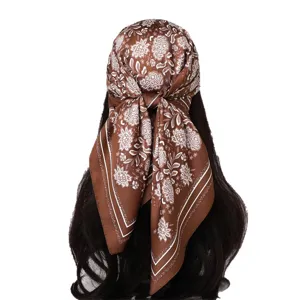 Foulard carré en faux soie à motif floral brun rétro, élégant foulard et bandeau pour femmes.