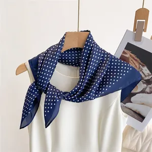 Sciarpa quadrata in seta a pois bianchi blu navy classica vintage moda accessorio capelli