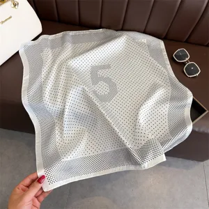 Foulard quadrato in seta stampato a pois classico elegante sciarpa donna foulard moda