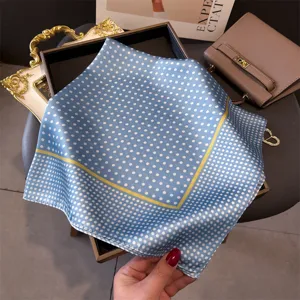 Blaues Pünktchen-Seidentuch, elegantes Halstuch und Kopftuch für Damen Detailansicht.