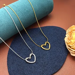 Fashion metal open heart clavicle chain necklace set, elegant minimalist design for daily wear.