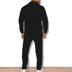 Ensemble de survêtement décontracté pour homme veste noire à boutons vue détaillée.