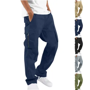 Vista detallada de los pantalones cargo para hombre con bolsillo de cremallera y colores.