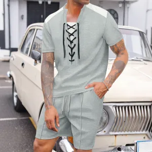 Herren Freizeit Waffelstrick Kurzarm T-Shirt und Shorts Set mit Schnürung Detail.