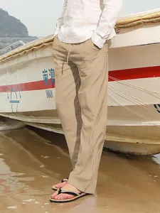 Detailansicht der Herren Freizeithose aus Leinen mit Kordelzug in Khaki, sommerliche Strandhose.