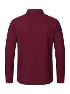 Vue arrière détaillée d'une chemise à manches longues en tricot gaufré bordeaux.