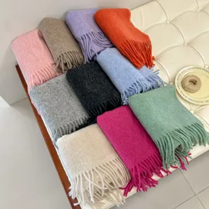 Sciarpa Invernale Calda in Morbido Filato Bouclé Ispessito Scialle Lungo con Nappe a Tinta Unita Per Donne e Uomini Abbigliamento Quotidiano all'Aperto