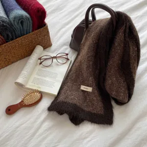 Bufanda de invierno marrón para mujer, cuello de felpa suave y cálido para el frío diario.
