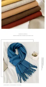 Herfst winter effen wol sjaal met elegant franjes ontwerp, warm en gezellig mode accessoire.