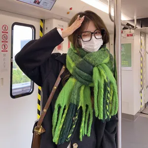 Green fluffy plaid scarf for women, thick warm winter neckerchief, Korean fashion style.
