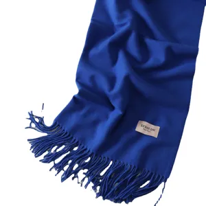 Morbida sciarpa invernale tinta unita da donna, design lungo e spesso con frange, collo caldo.