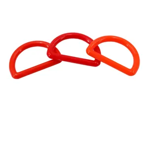 Anelli a D in plastica per borse e zaini, accessori di hardware durevoli in rosso e arancione.