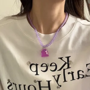 Collar de cuentas moradas con lindo colgante de fantasma, ideal para Halloween y estilos.