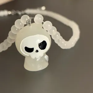 Halloween lindo colgante fantasma luminoso collar, joyería de moda con cuentas detalle.