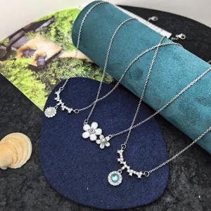 Fashion titanium steel zircon round flower pendant necklace exquisite clavicle chain