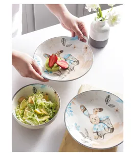 Leuke keramische dinerborden set met konijnenontwerp, creatief servies voor dagelijks gebruik.