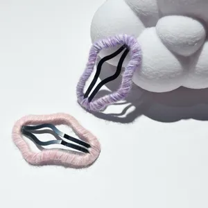 Korean style knitted hair clip, cute hollow wool-wrapped side clip for sweet daily hairstyles.