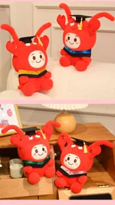 Joli jouet en peluche homard de remise des diplômes poupée rouge détail cadeau étudiant