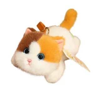 Grazioso portachiavi in peluche gatto calico, morbido ciondolo per borsa e zaino.