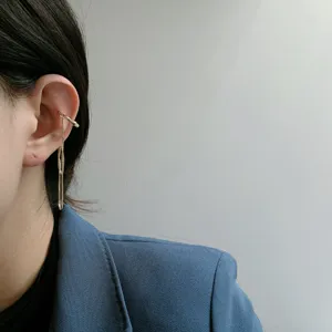 Koreanische Mode einfache unregelmässige Metall Doppel C Kette Ohrklemme Damen Schmuck