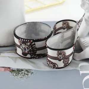 Nastro grosgrain da 22mm per fiocchi fai da te, confezioni regalo e accessori artigianali.