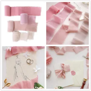Handgerissene Chiffon Bänder Details für schöne Hochzeitsdeko und Geschenkverpackung.