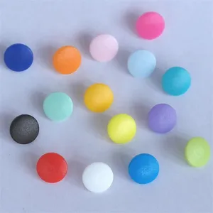 Bunte Kunststoff Druckknöpfe Set, matte Harz Knöpfe für Nähen und Basteln, Größe 8.8mm.