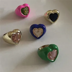 Bague Cœur en Alliage Émail Coloré avec Grand Strass Exagéré Vintage pour Femme Bijoux de Doigt Tendance Incrustés