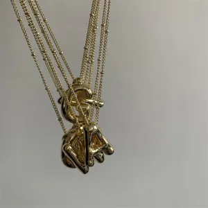 Vergulde chunky letter hanger ketting gelaagd ontwerp chic mode sieraden voor dames