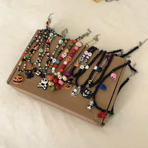 Halloween kralen ketting met pompoen schedel hanger, handgemaakte mode sieraden voor vrouwen.