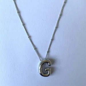 Zilveren letter G hanger ketting met delicate kraaltjes ketting minimalistische sieraden