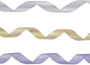 Glänzendes Metallic-Band Detailaufnahme perfekt für DIY-Haarschleifen und Bekleidung.
