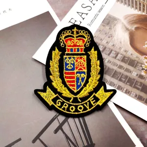 Besticktes Abzeichen Aufnäher Krone Wappen Schuluniform JK Kostüm Zubehör Patch