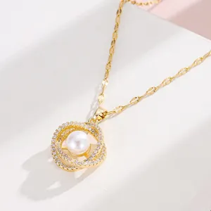 Elegant gold micro-pave rhinestone pearl pendant necklace for women stylish clavicle chain.