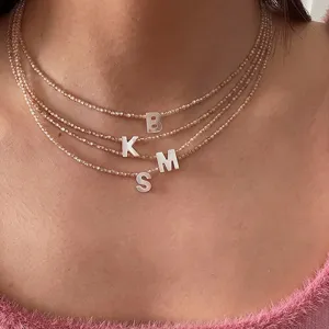 Handgemachte Perlen Muschel Buchstabe Halskette elegante minimalistische Schlüsselbeinkette