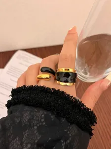 Liquid enamel double-layer open ring, sweet cool chunky metal ring with black enamel details.