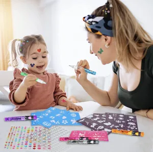 Set penna tatuaggio glitter per bambini con stencil e strass adesivi per festa fai da te.
