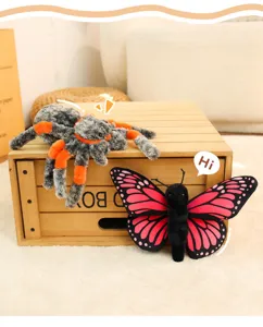 Niedliche Spinne und Schmetterling Plueschtiere weiche Stoffsessel Puppen fuer Kinder.